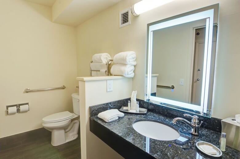 Hotel Guy Harvey Resort On St Augustine Beach