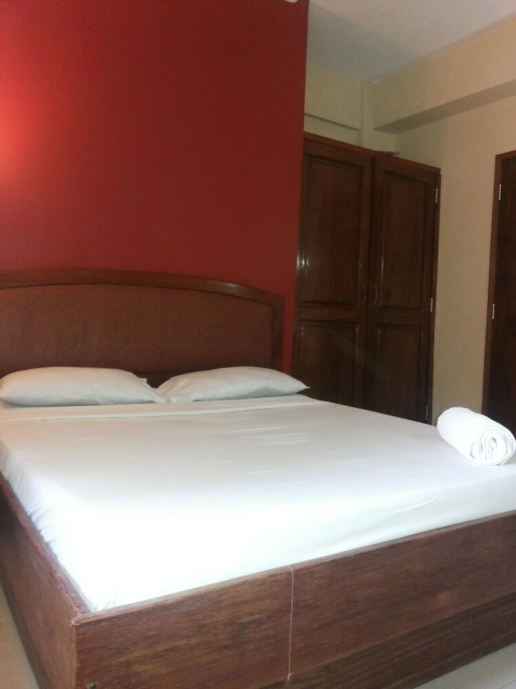 Iris Hotel