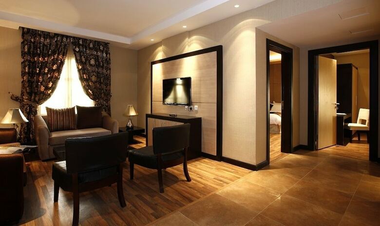 Grand Plaza Hotel