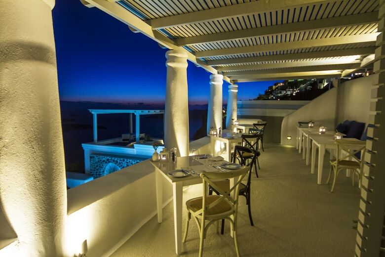 Iconic Santorini, A Boutique Cave Hotel