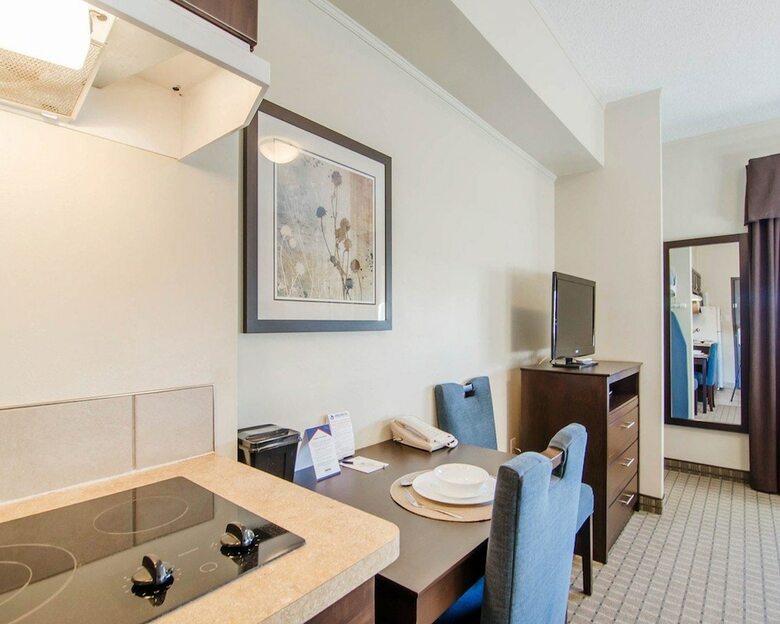 Hotel Quality Inn & Suites