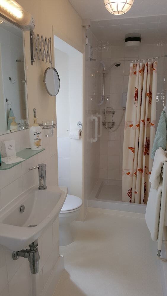 Swiss Cottage Bed And Breakfast