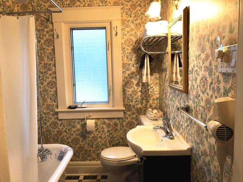 Acacia Bed And Breakfast