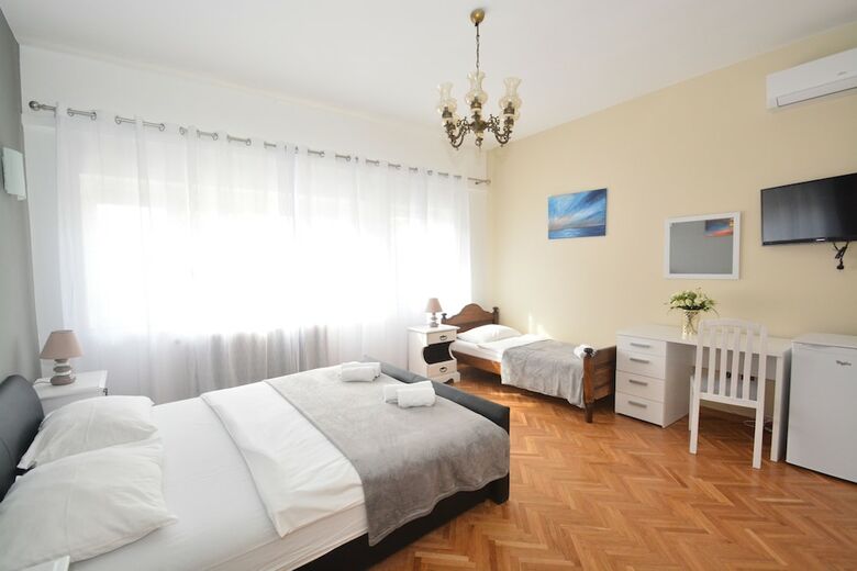 Hotel Restaurant Pension Dioklecijan