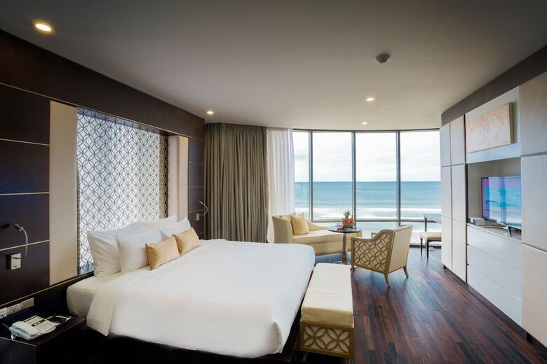 Holiday Beach Danang Hotel & Resort