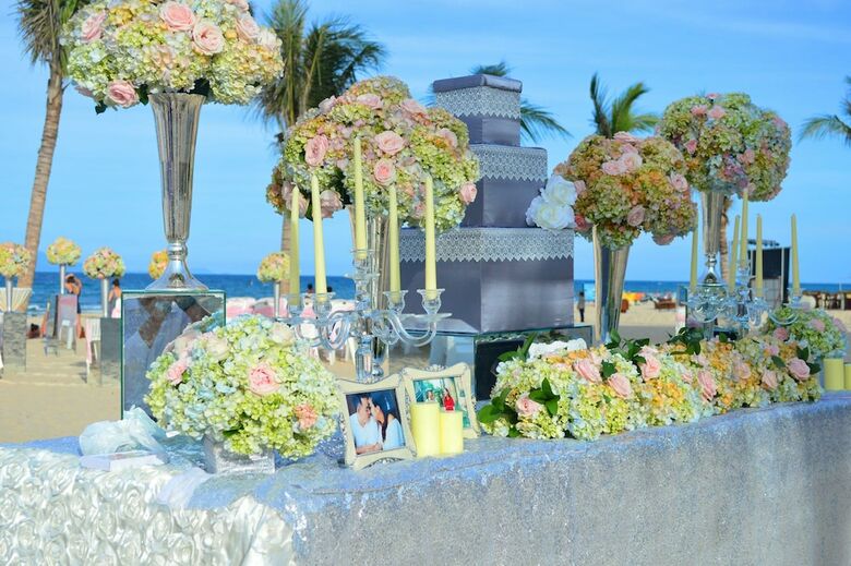 Holiday Beach Danang Hotel & Resort