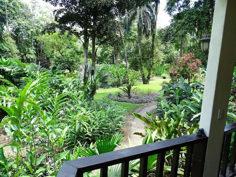 Bed & Breakfast Heliconia Island