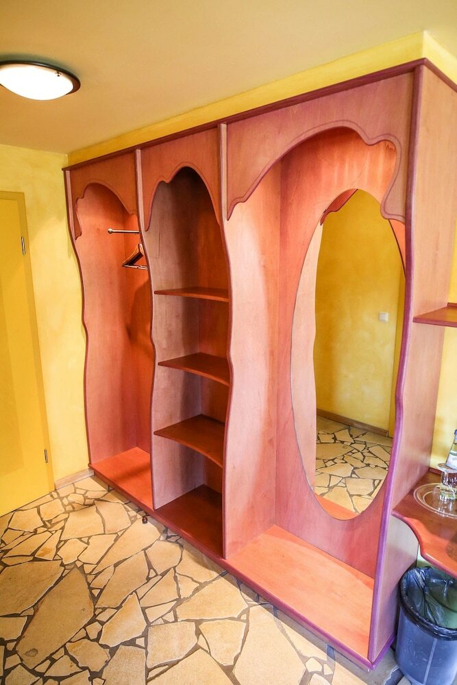 Backstage Hotel
