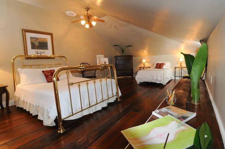 Bed & Breakfast Degas House