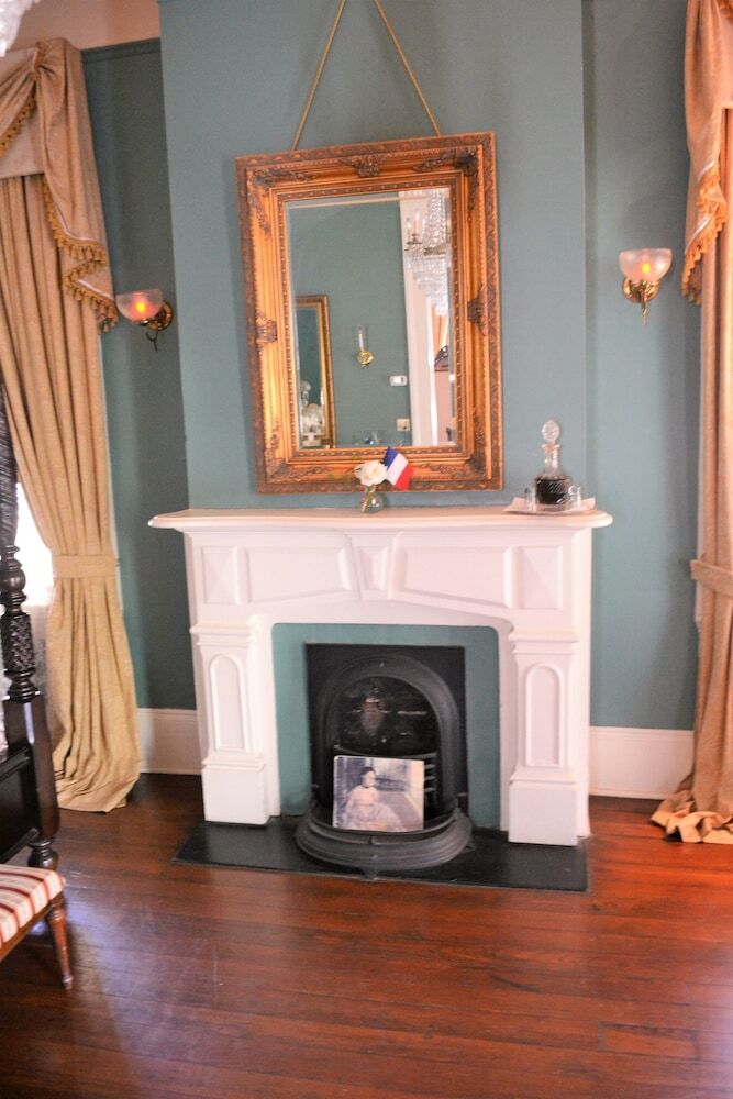 Bed & Breakfast Degas House