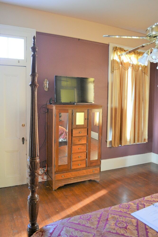 Bed & Breakfast Degas House