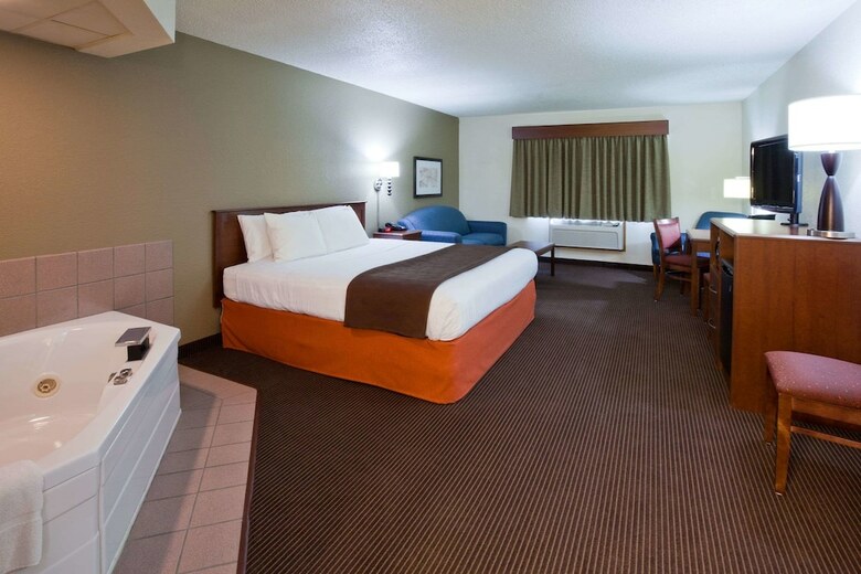 Hotel Americinn By Wyndham Monroe