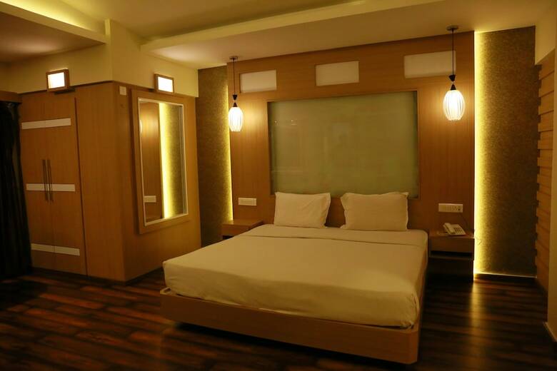 Hotel Emarald Ayurvedic Resort