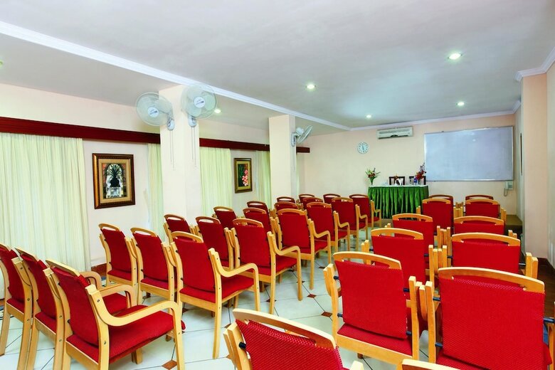 Hotel Emarald Ayurvedic Resort