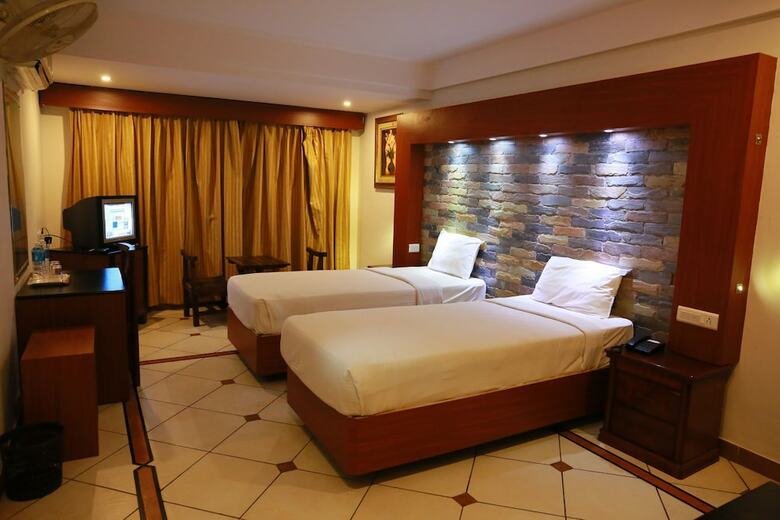 Hotel Emarald Ayurvedic Resort