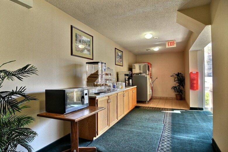 Hotel Rodeway Inn Bedford