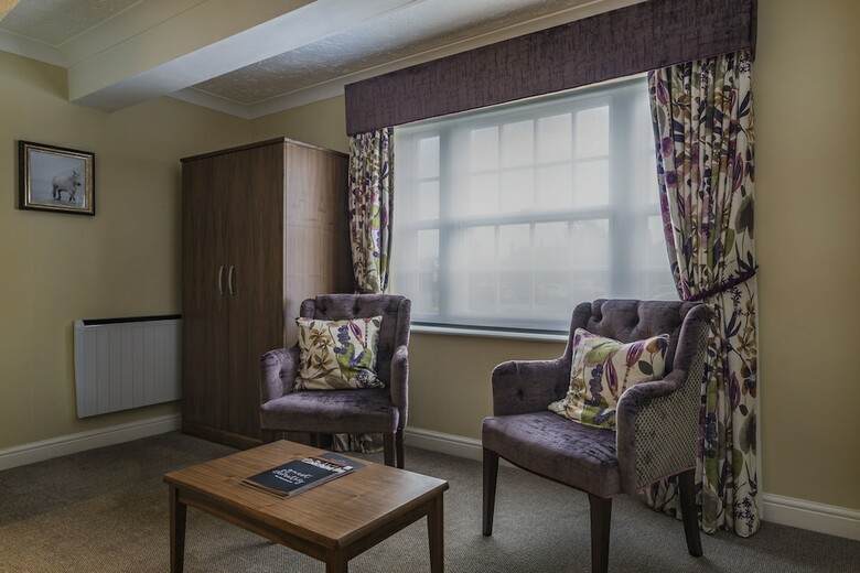 The Admiral Rodney Hotel