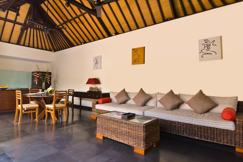 Elok Villas