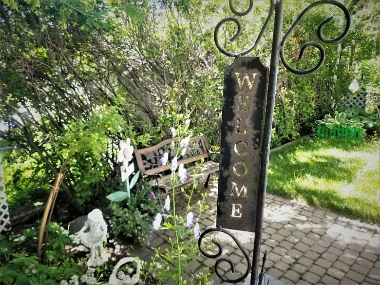 Bed & Breakfast Along River Ridge
