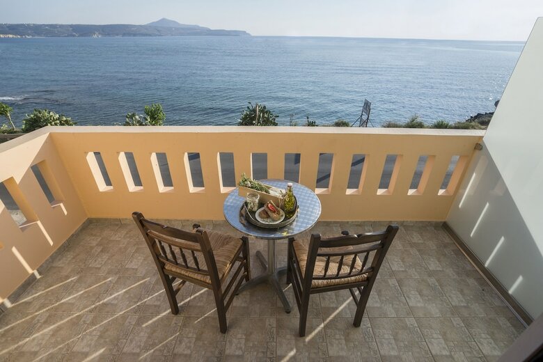 Porto Kalyves Seaside Apartments