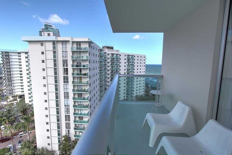 Hollywood Condos