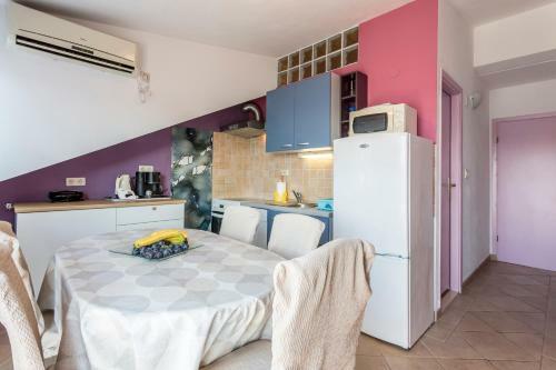 Divna Apartments And Rooms