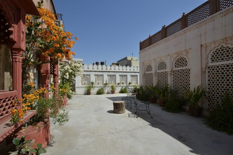 Hotel Rawla Mrignayani Palace