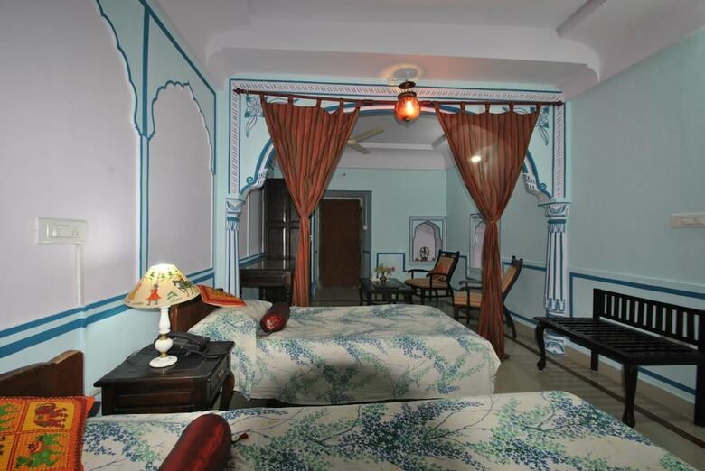 Hotel Rawla Mrignayani Palace
