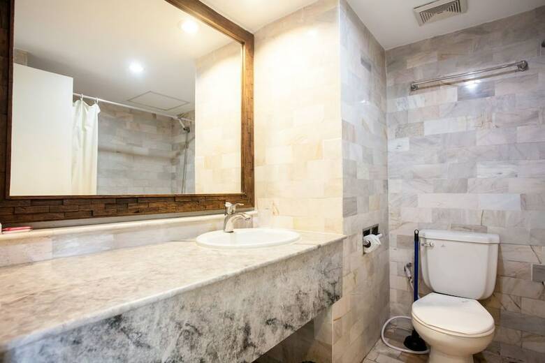 Apartamentos Galare Thong Tower