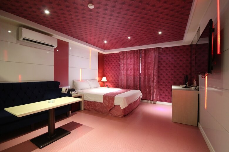 Sono Hotel