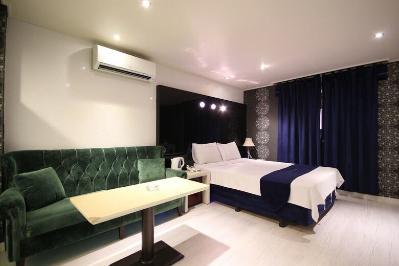 Sono Hotel