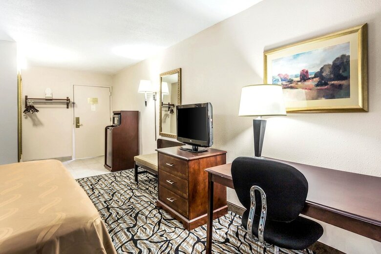 Hotel Quality Inn At The Park
