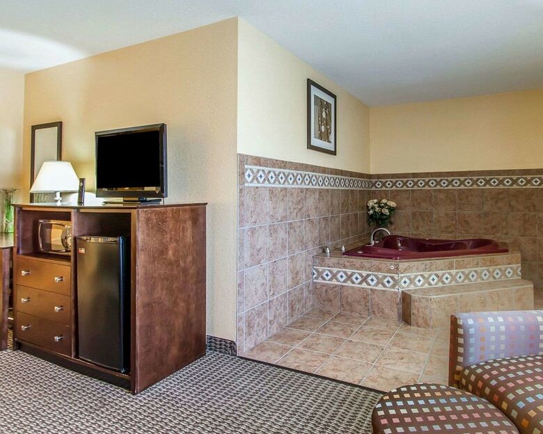 Hotel Quality Inn & Suites