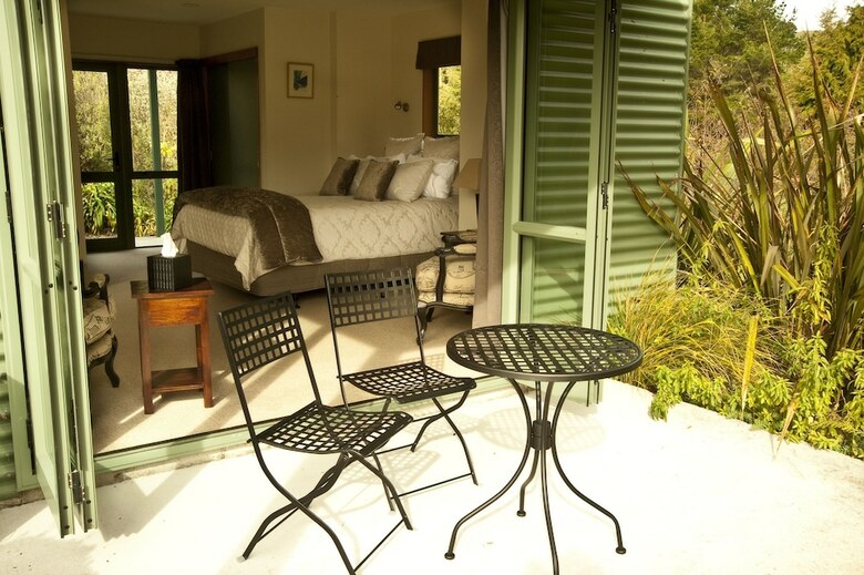 Bed & Breakfast Whakaipo Lodge