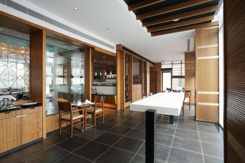 Oodles Hotel