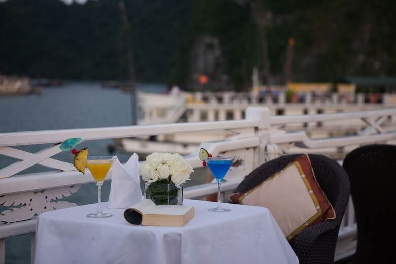 Syrena Cruises
