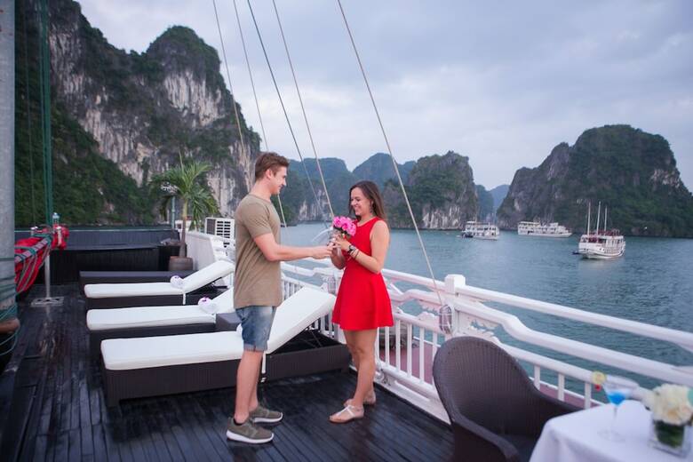 Syrena Cruises