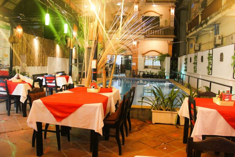 Hotel Tropical Breeze Guesthouse