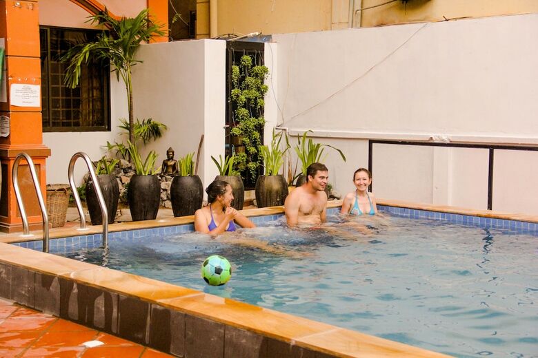 Hotel Tropical Breeze Guesthouse