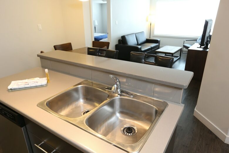 Hotel East Village Suites