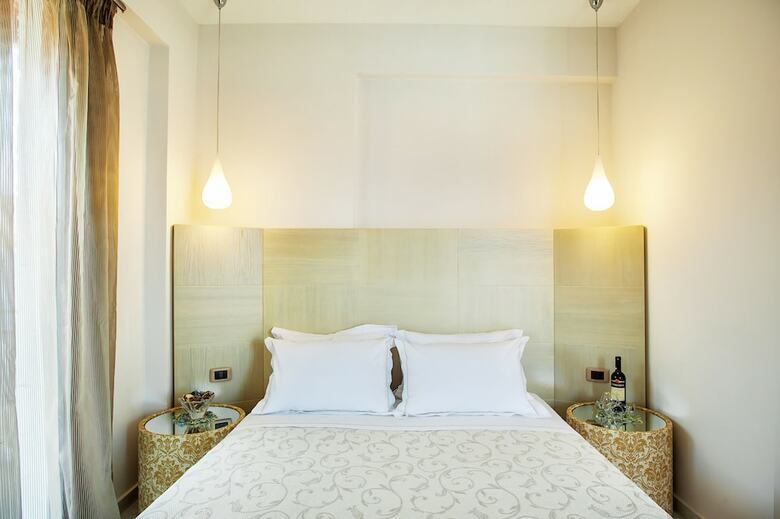 Core Hotel Polychrono