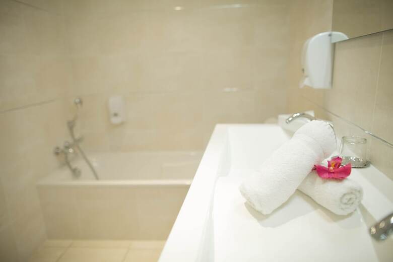 Hotel H�tel Holidays & Work