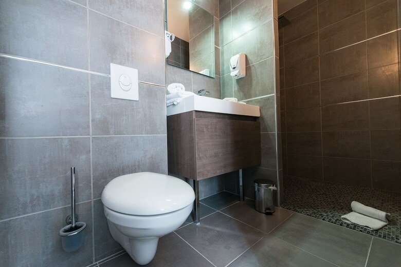 Hotel H�tel Holidays & Work