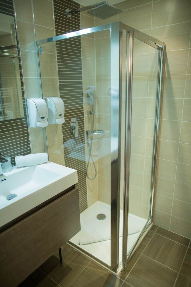 Hotel H�tel Holidays & Work