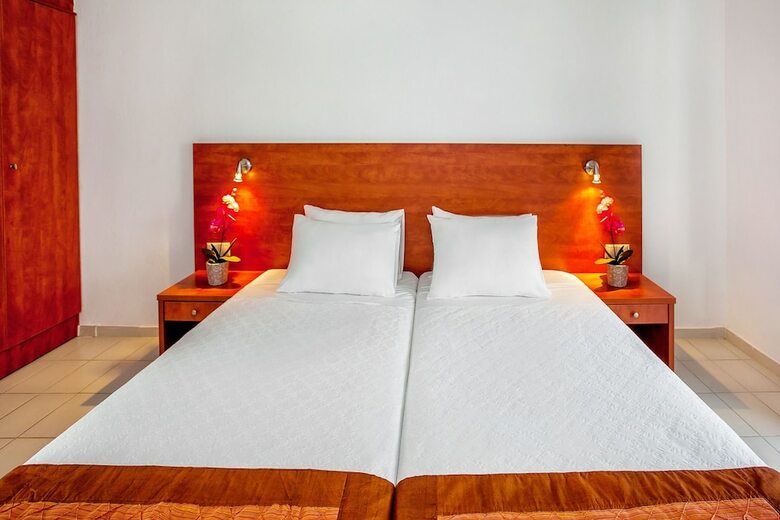 Apartamento Xenios Dolphin Beach Hotel