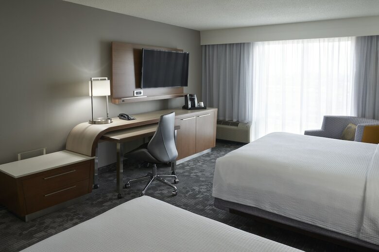 Hotel Courtyard By Marriott Toronto Airport