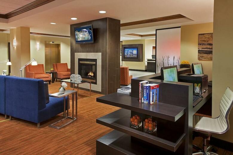 Hotel Courtyard By Marriott Toronto Airport