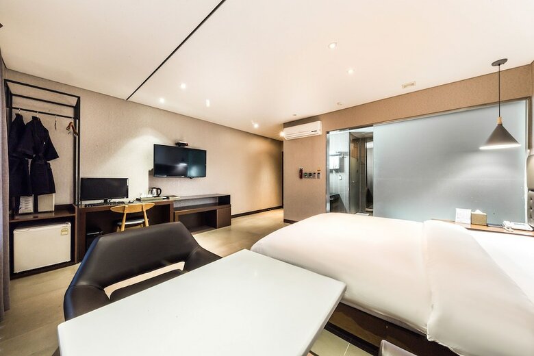 F Hotel Yeongdeungpo