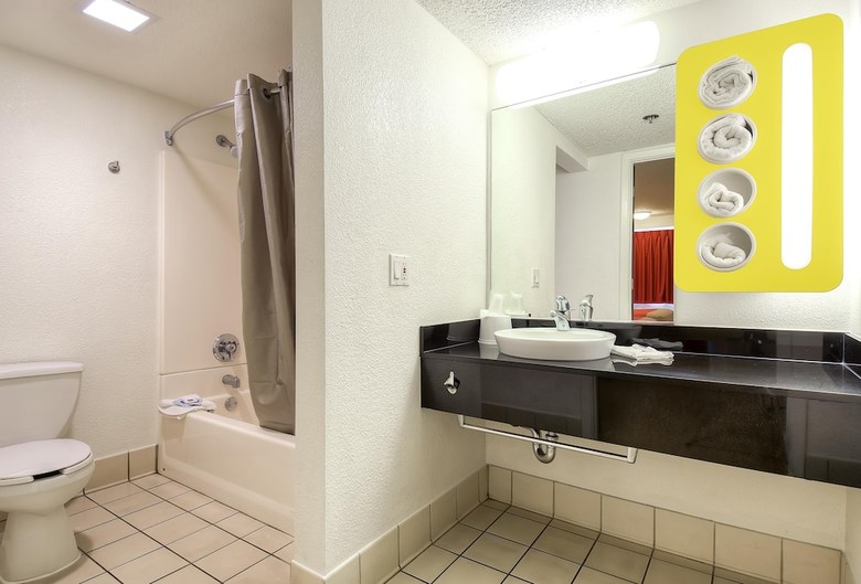 Motel 6 Anaheim, Ca - Maingate