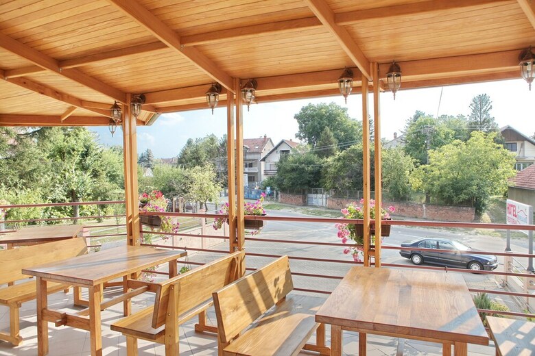 Hotel Novella Uno